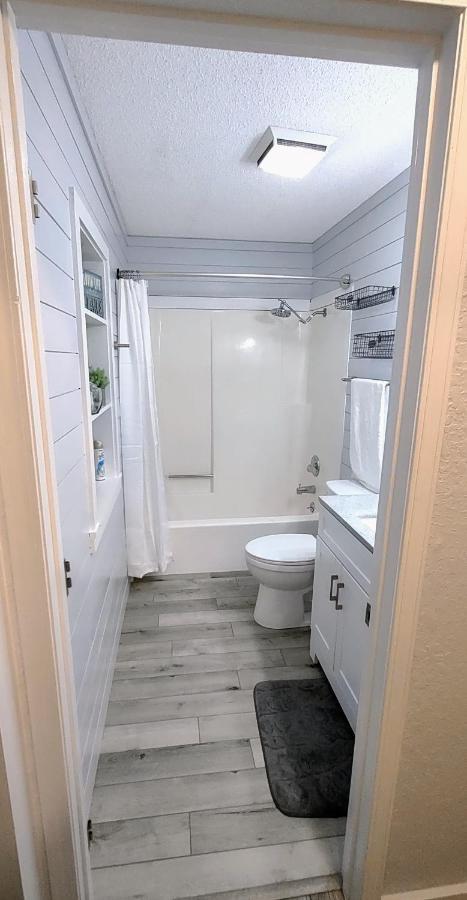 F Lakefront! Remodeled, Sleeps 4, Boat Slip, Patio, Wifi, Cable, Pool Osage Beach Ngoại thất bức ảnh